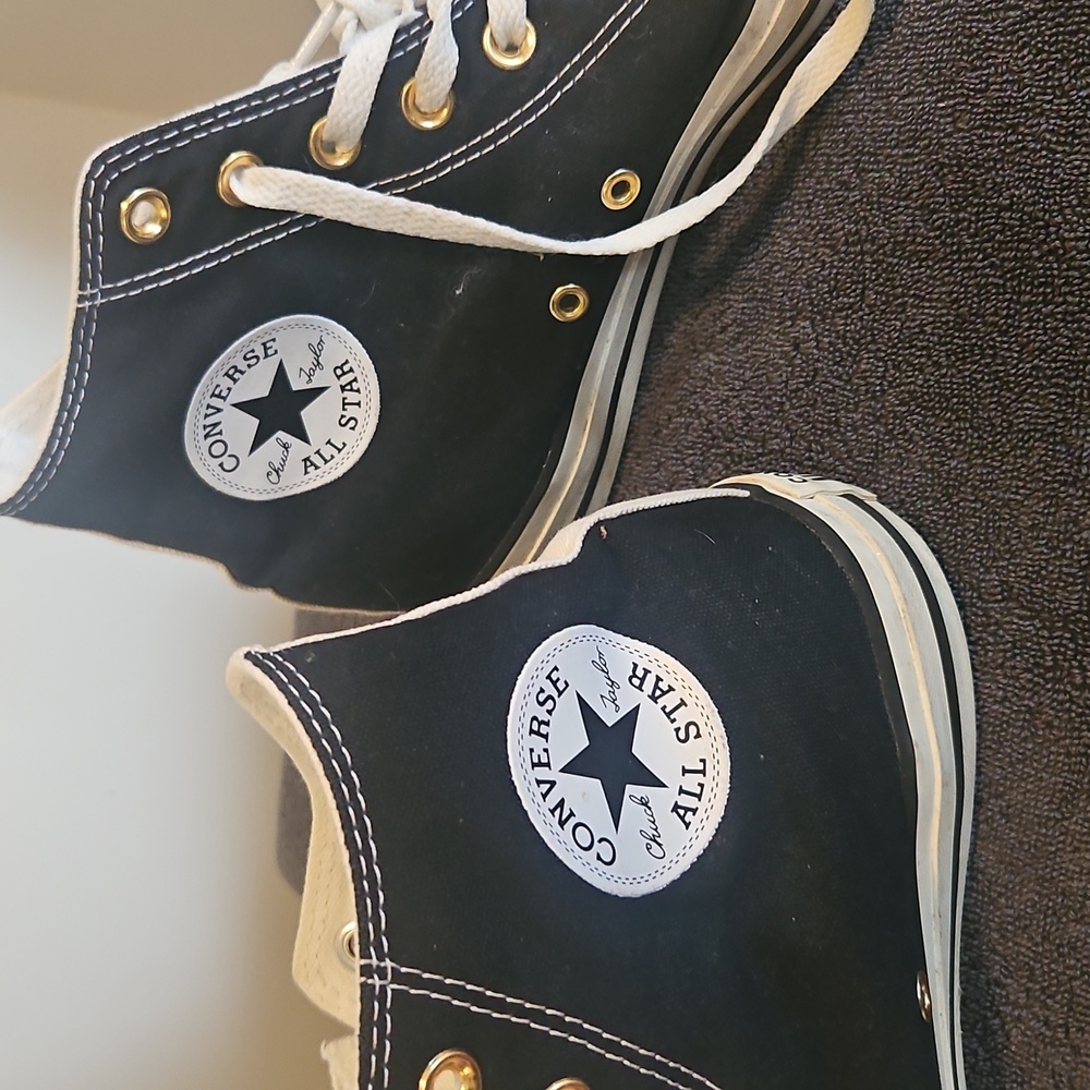 Converse White and Black High-Tops...mens size 8...no box - Picture 3 of 5